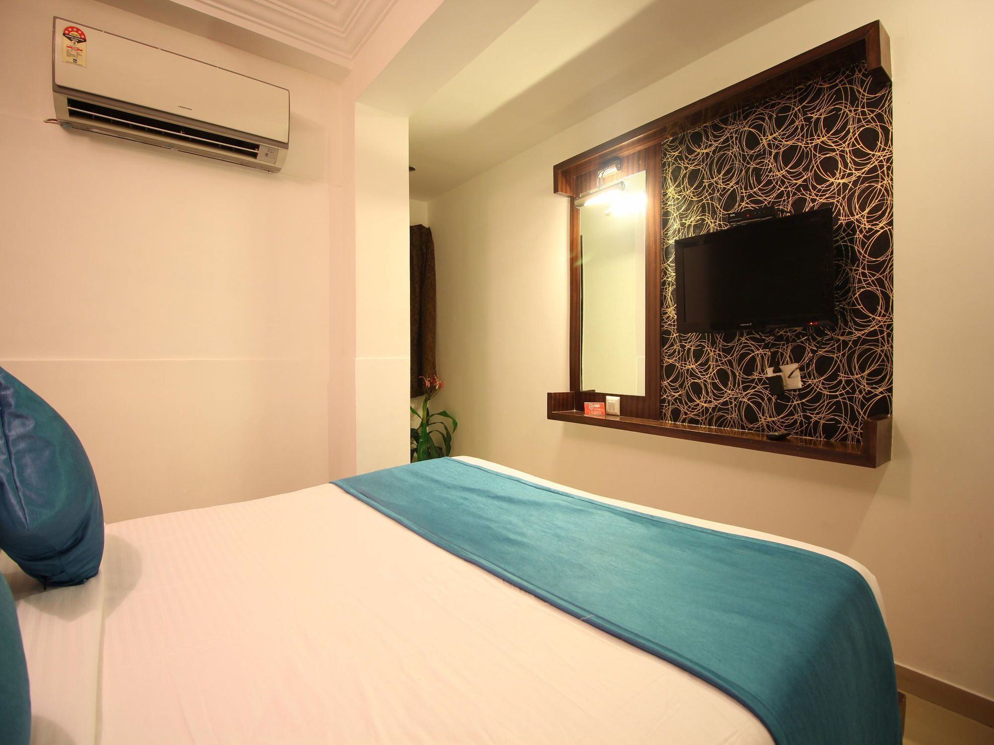 Oyo 2485 Hotel Kalash Inn Ahmadabad Zewnętrze zdjęcie